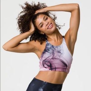 Onzie Size Small high-neck Graphic Smokey  bra